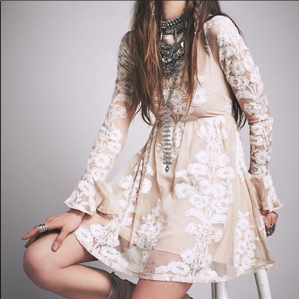 FOR LOVE & LEMONS TEMECULA WHITE LACE DRESS